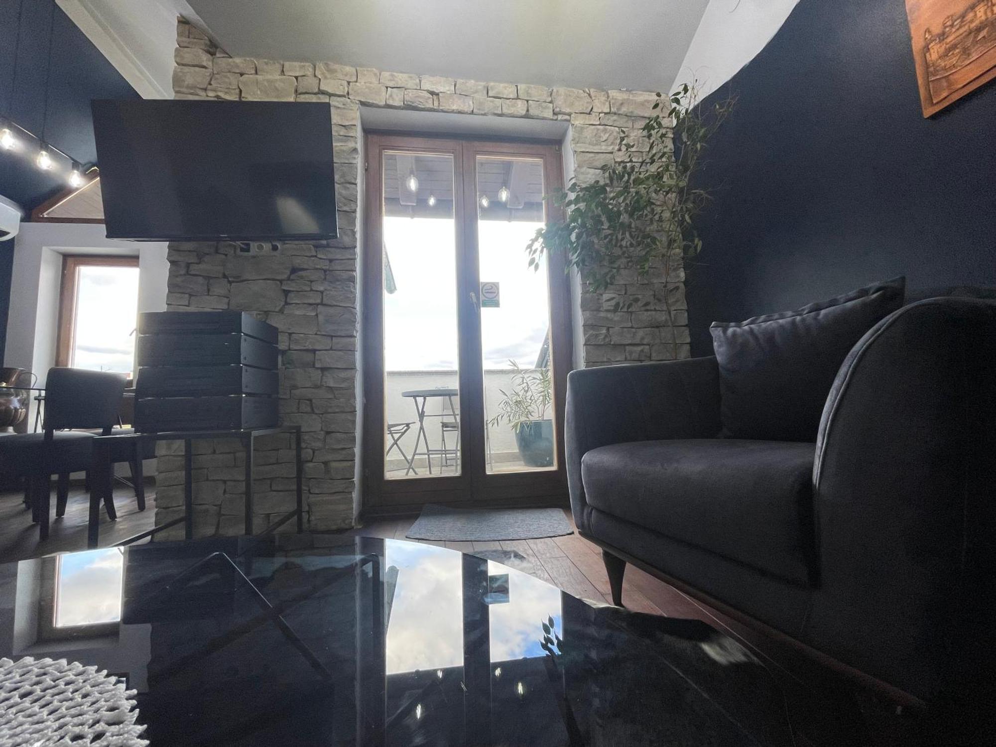 Vila Milka - Balkon - Besplatan Parking - Samostalna Prijava คาร์โลวัตส์ ภายนอก รูปภาพ