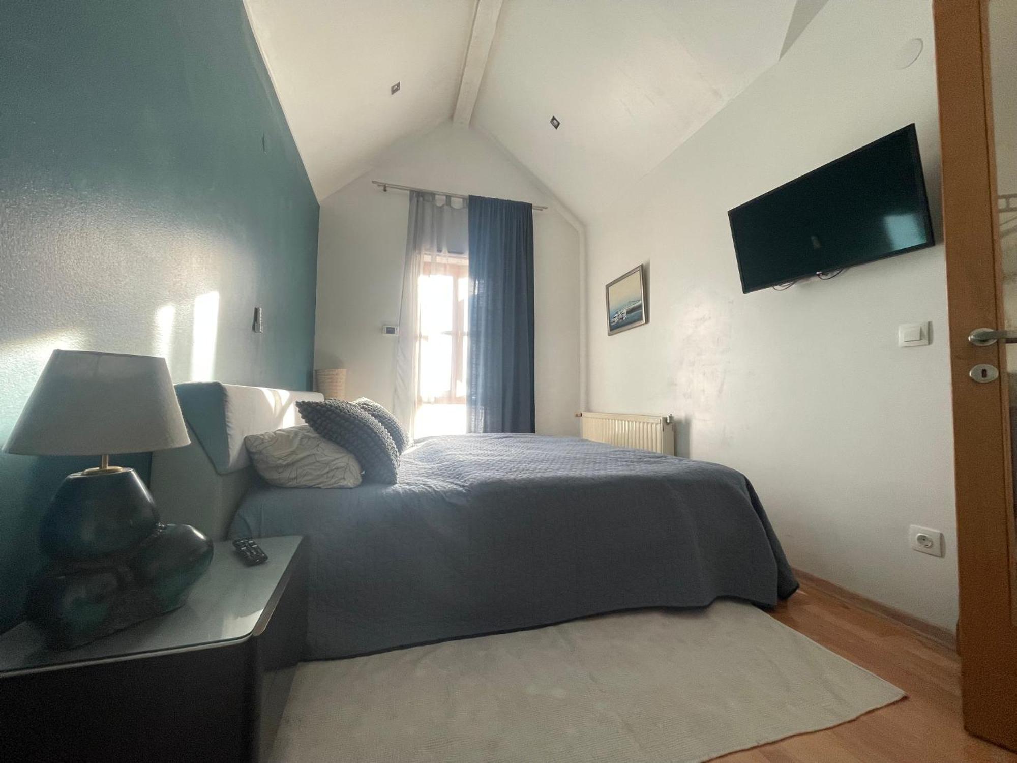Vila Milka - Balkon - Besplatan Parking - Samostalna Prijava คาร์โลวัตส์ ภายนอก รูปภาพ